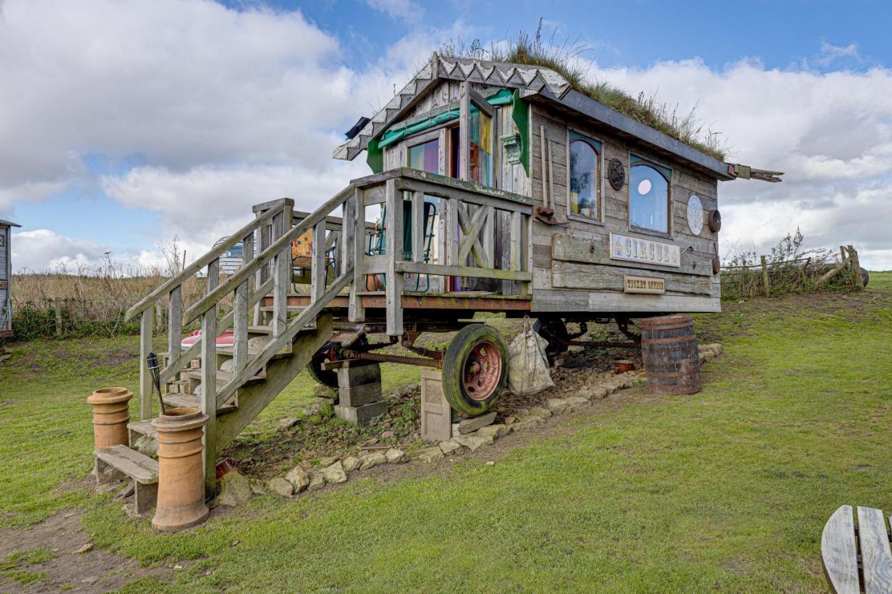 2 X Double Bed Glamping Wagon In Dalby Forest Scarborough Exteriér fotografie